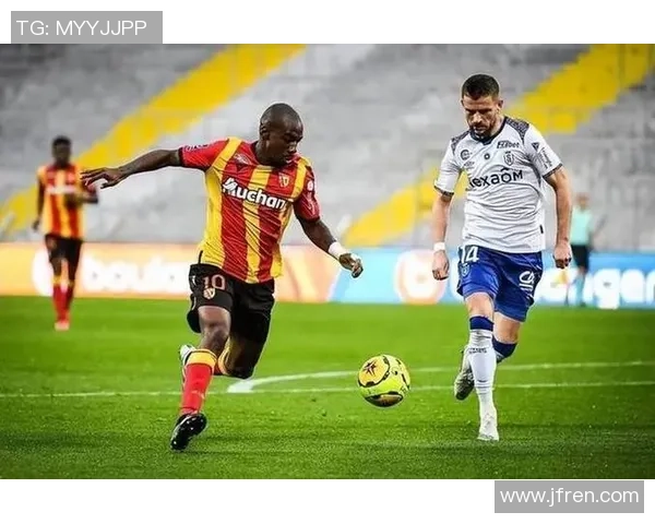 兹沃勒主场迎战福图纳锡塔德双方争夺关键积分展现激烈对抗